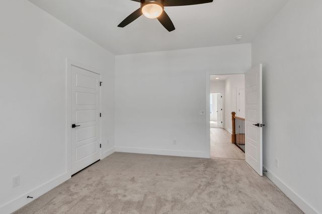 2716 Canton Dr, Murfreesboro, TN 37129