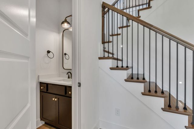 2716 Canton Dr, Murfreesboro, TN 37129