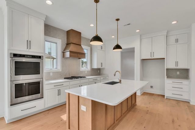 2716 Canton Dr, Murfreesboro, TN 37129