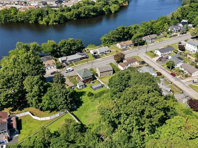 91 Roger Williams Avenue, East Providence, RI 02916