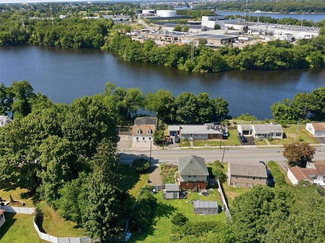 91 Roger Williams Avenue, East Providence, RI 02916