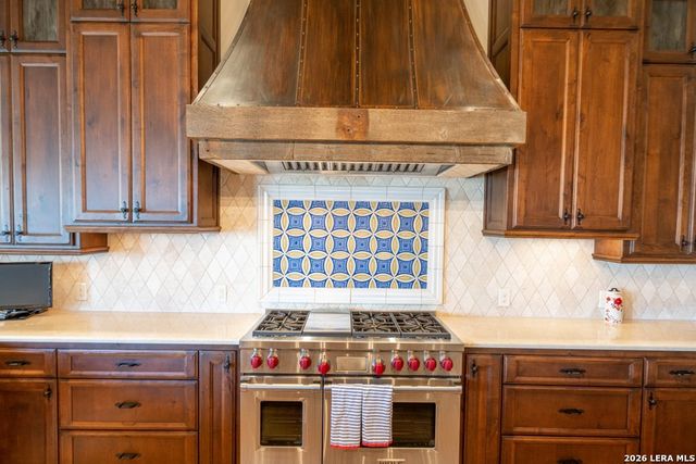 538 Oak Shores Drive, Canyon Lake, TX 78133