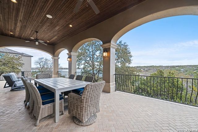 538 Oak Shores Drive, Canyon Lake, TX 78133