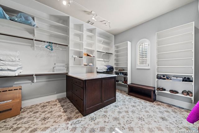 538 Oak Shores Drive, Canyon Lake, TX 78133