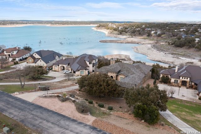 538 Oak Shores Drive, Canyon Lake, TX 78133