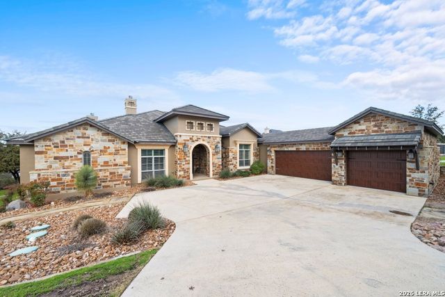 538 Oak Shores Drive, Canyon Lake, TX 78133