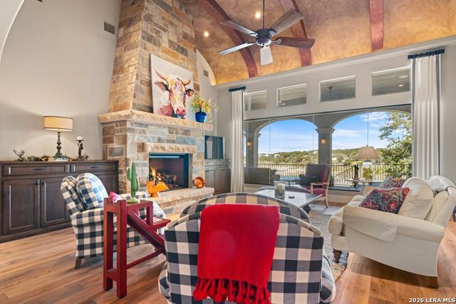 538 Oak Shores Drive, Canyon Lake, TX 78133