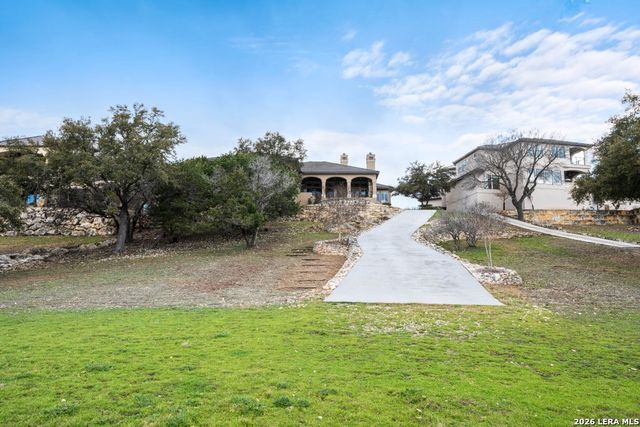 538 Oak Shores Drive, Canyon Lake, TX 78133