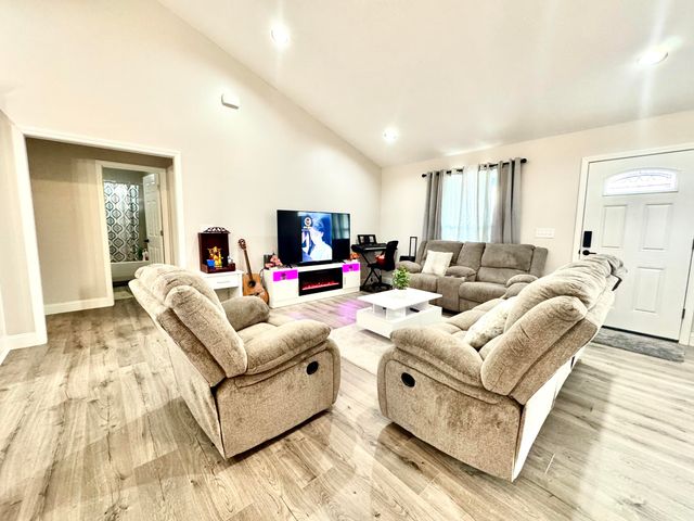 303 Sonny Aaron Drive, Jamestown, KY 42629