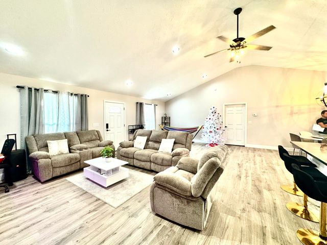 303 Sonny Aaron Drive, Jamestown, KY 42629