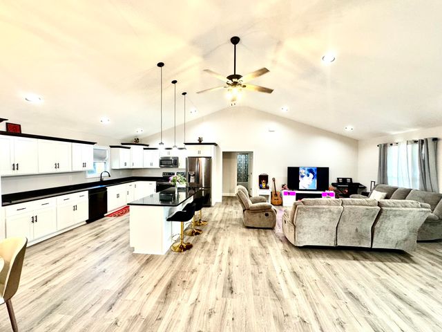 303 Sonny Aaron Drive, Jamestown, KY 42629