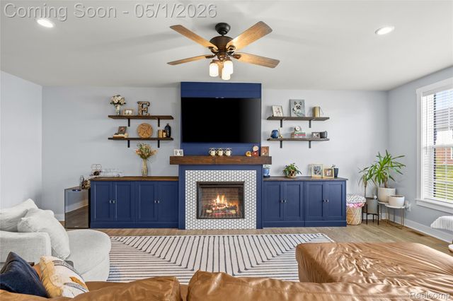 50976 Woodford Drive, Canton Charter Township, MI 48188