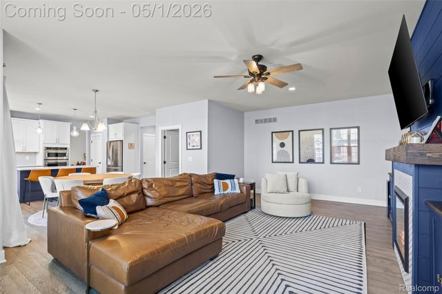 50976 Woodford Drive, Canton Charter Township, MI 48188