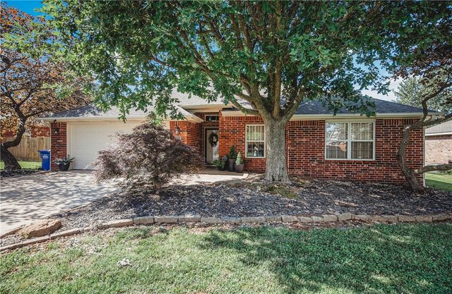 409 Ridgemont Avenue, Lowell, AR 72745