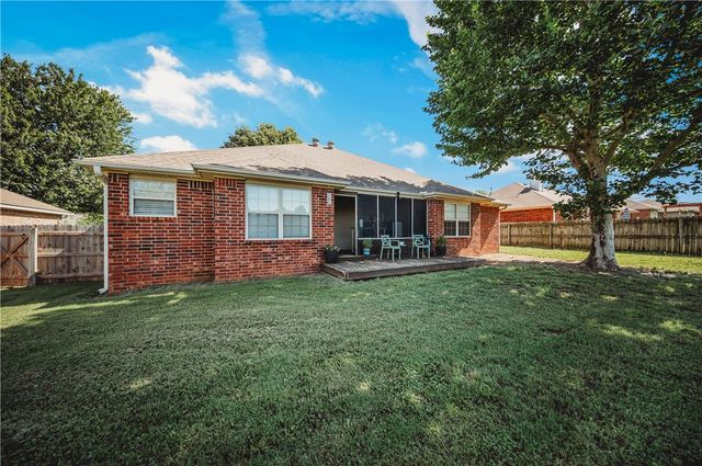 409 Ridgemont Avenue, Lowell, AR 72745