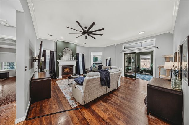 409 Ridgemont Avenue, Lowell, AR 72745
