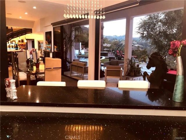 9987 Reevesbury, Beverly Hills, CA 90210