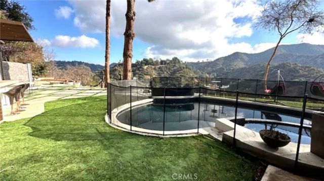 9987 Reevesbury, Beverly Hills, CA 90210