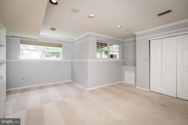 872 N WATERFORD LN, Wilmington, DE 19808