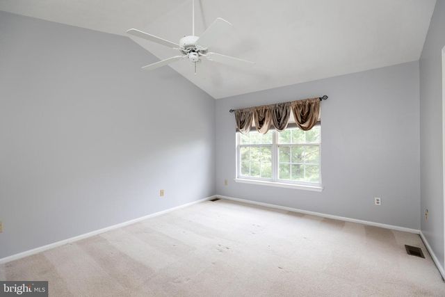 872 N WATERFORD LN, Wilmington, DE 19808