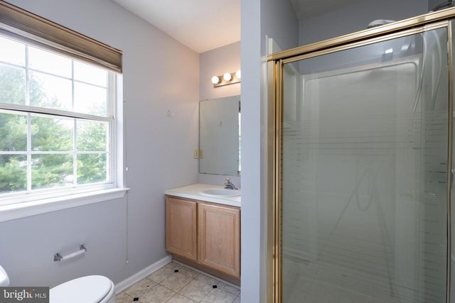 872 N WATERFORD LN, Wilmington, DE 19808