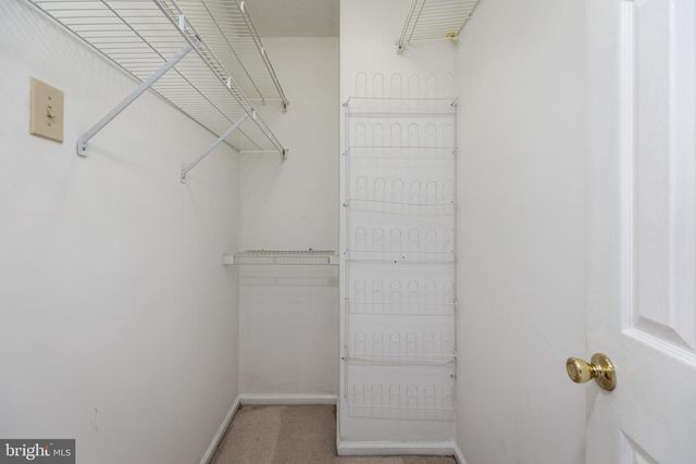872 N WATERFORD LN, Wilmington, DE 19808