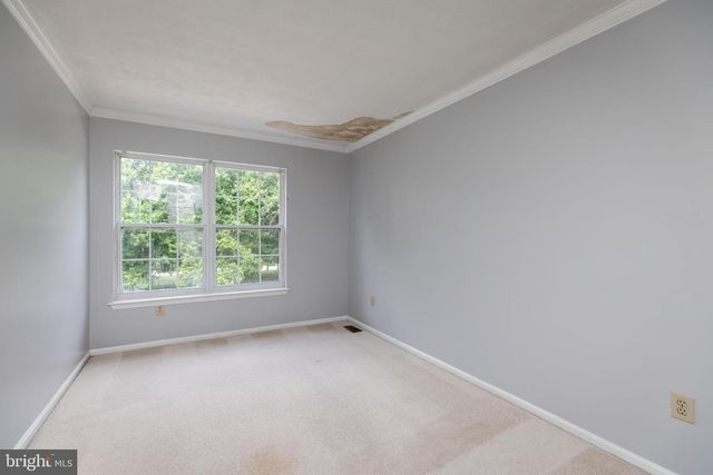 872 N WATERFORD LN, Wilmington, DE 19808