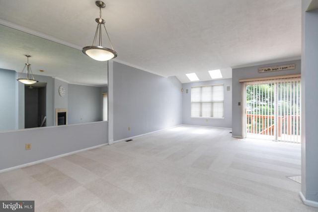 872 N WATERFORD LN, Wilmington, DE 19808