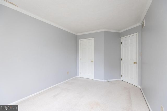 872 N WATERFORD LN, Wilmington, DE 19808