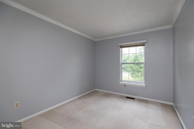 872 N WATERFORD LN, Wilmington, DE 19808
