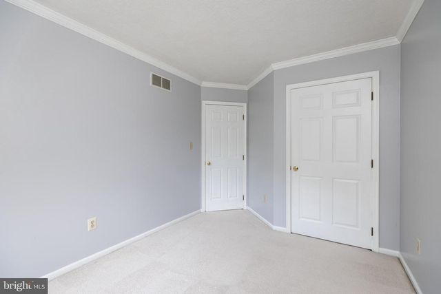872 N WATERFORD LN, Wilmington, DE 19808