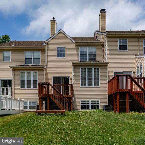 872 N WATERFORD LN, Wilmington, DE 19808