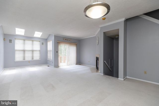 872 N WATERFORD LN, Wilmington, DE 19808