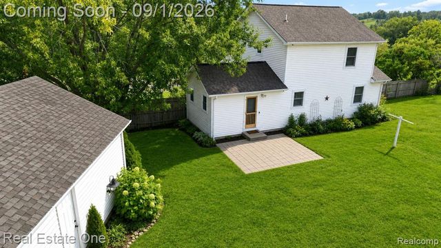 206 Broadway, Davisburg, MI 48350