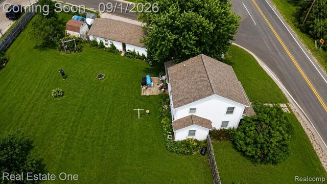 206 Broadway, Davisburg, MI 48350
