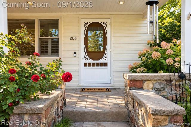 206 Broadway, Davisburg, MI 48350