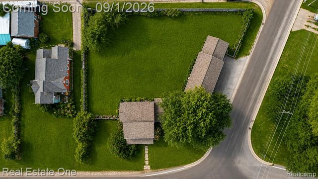 206 Broadway, Davisburg, MI 48350