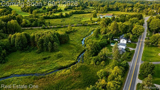 206 Broadway, Davisburg, MI 48350