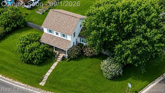 206 Broadway, Davisburg, MI 48350