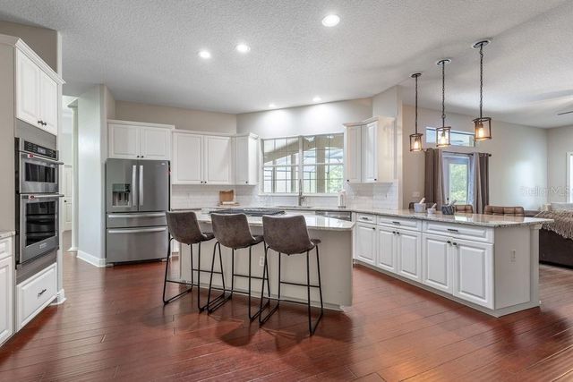 34041 VALENCIA DR, Leesburg, FL 34788