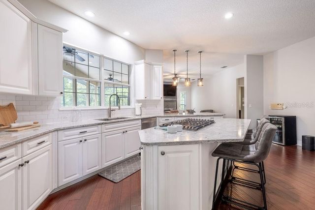 34041 VALENCIA DR, Leesburg, FL 34788