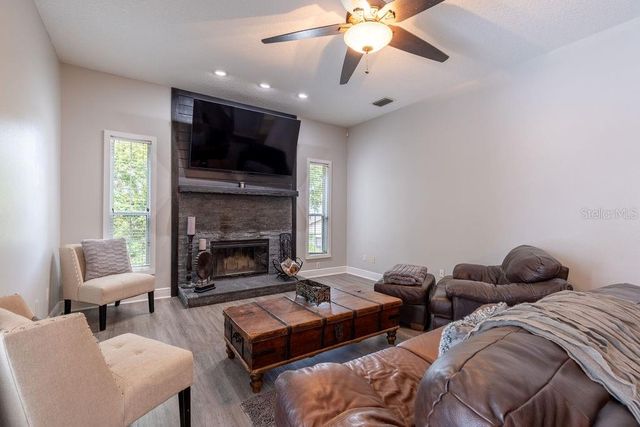 34041 VALENCIA DR, Leesburg, FL 34788