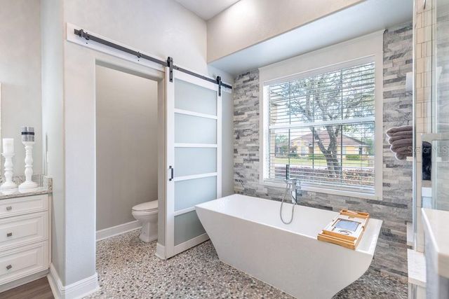 34041 VALENCIA DR, Leesburg, FL 34788