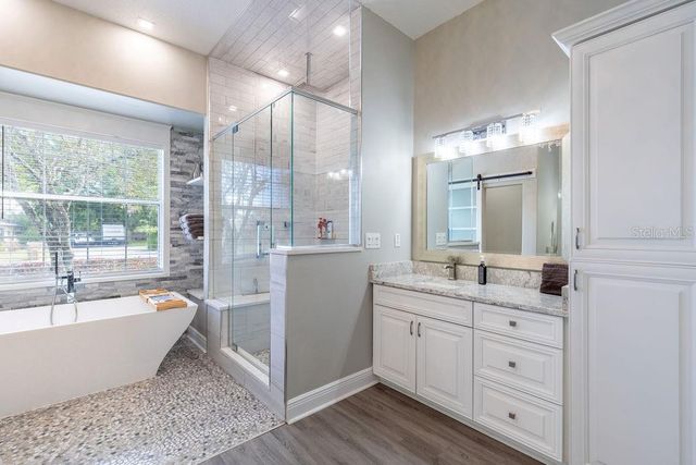 34041 VALENCIA DR, Leesburg, FL 34788