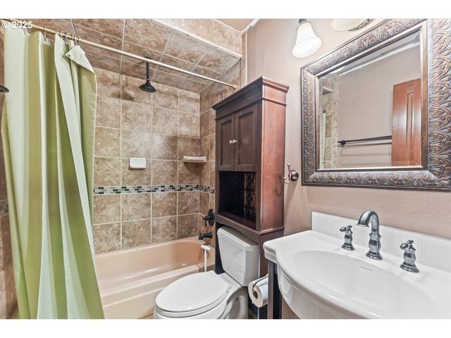 4700 Ne 343RD St, La Center, WA 98629