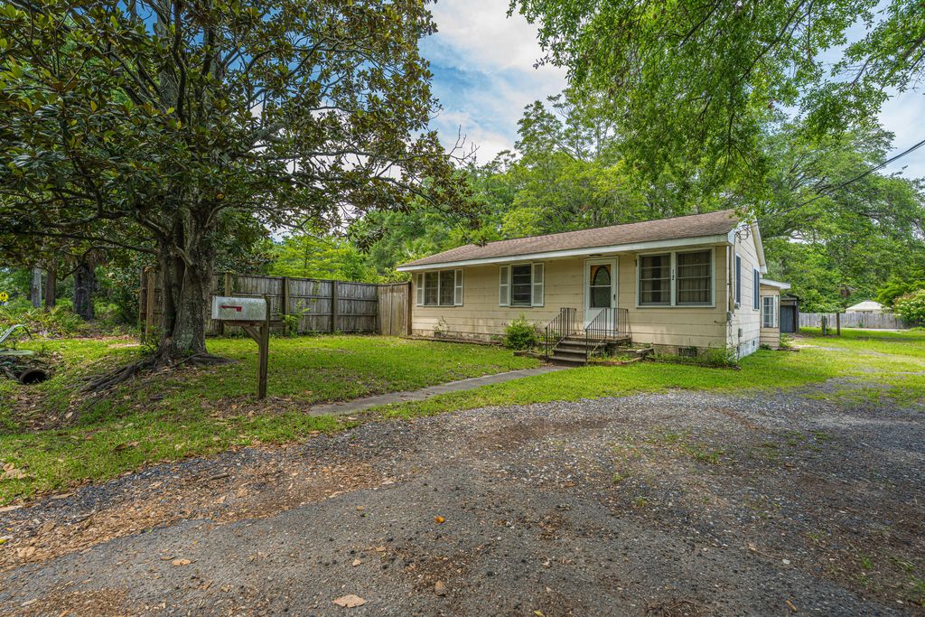 1182 Russell Drive, Mount Pleasant, SC 29464