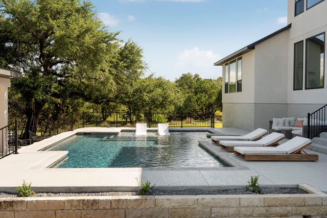 524 Francis CT, Liberty Hill, TX 78642