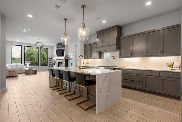524 Francis CT, Liberty Hill, TX 78642