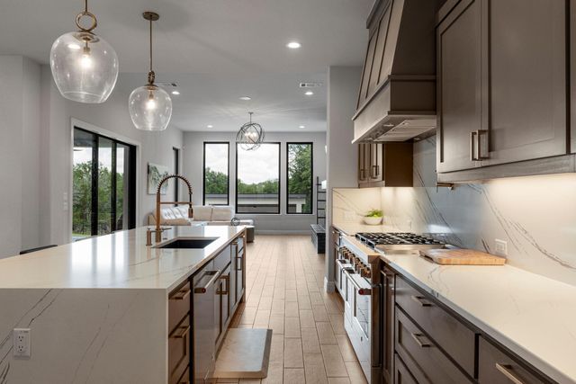 524 Francis CT, Liberty Hill, TX 78642