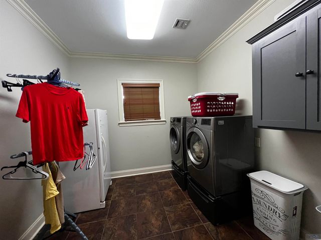 257 Longdale Drive, Schriever, LA 70395